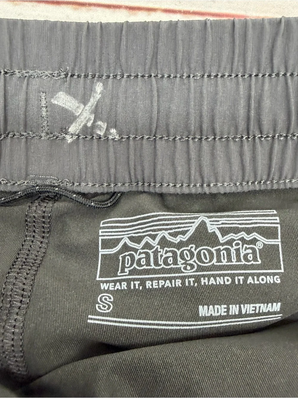 Patagonia Women’s Small Ink Washed Black Fleetwith Skort